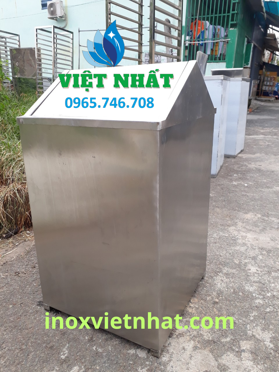 Thùng rác inox nắp lật mái nhà Việt Nhất
